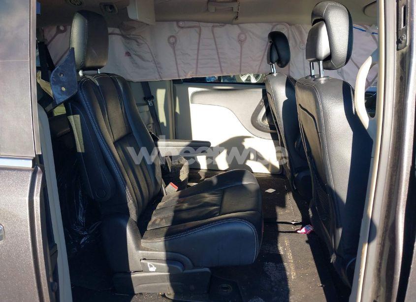 Photo 8 of 2016 Chrysler Town & COUNTRY TOURING (VIN 2C4RC1BGXGR127904)