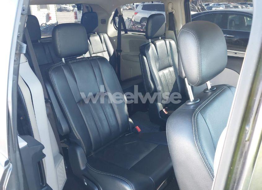 Photo 8 of 2016 Chrysler Town & COUNTRY TOURING (VIN 2C4RC1BGXGR188251)