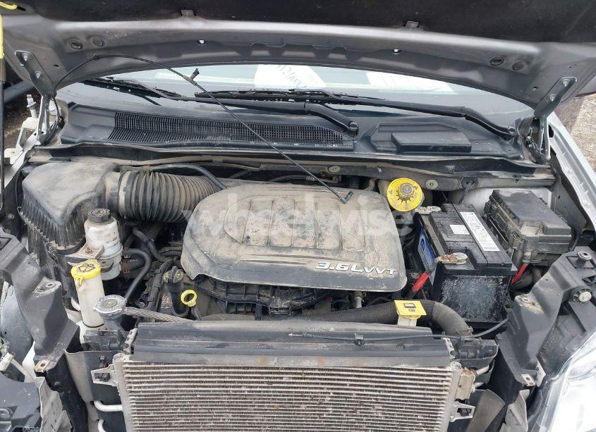 Photo 10 of 2016 Chrysler Town & COUNTRY TOURING (VIN 2C4RC1BGXGR205307)