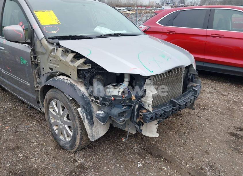 Photo 6 of 2016 Chrysler Town & COUNTRY TOURING (VIN 2C4RC1BGXGR205307)