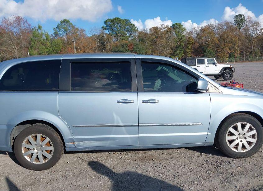 Photo 13 of 2016 Chrysler Town & COUNTRY TOURING (VIN 2C4RC1BGXGR222351)