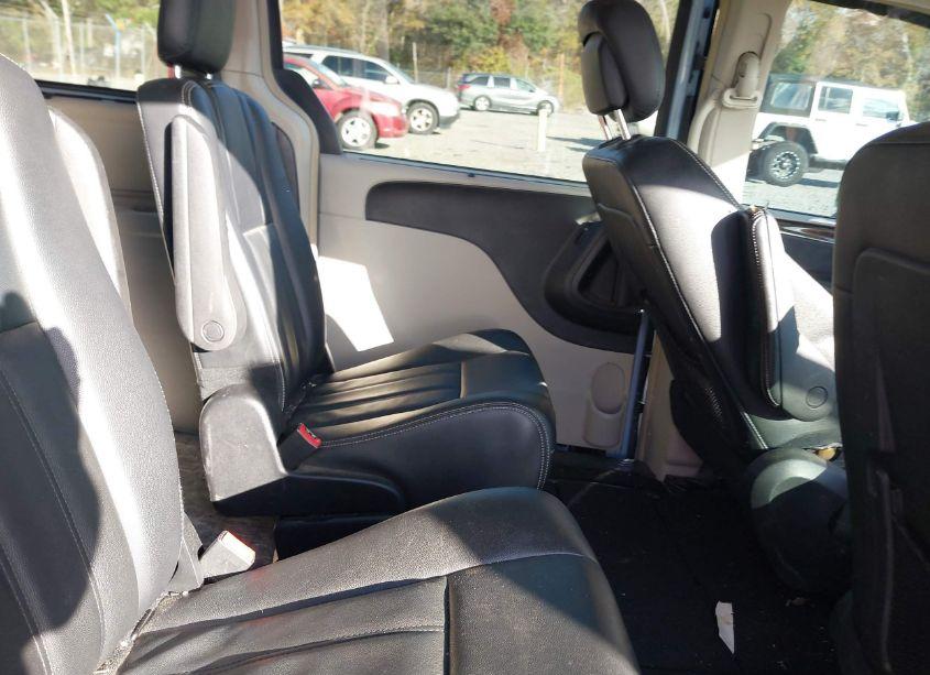Photo 8 of 2016 Chrysler Town & COUNTRY TOURING (VIN 2C4RC1BGXGR222351)