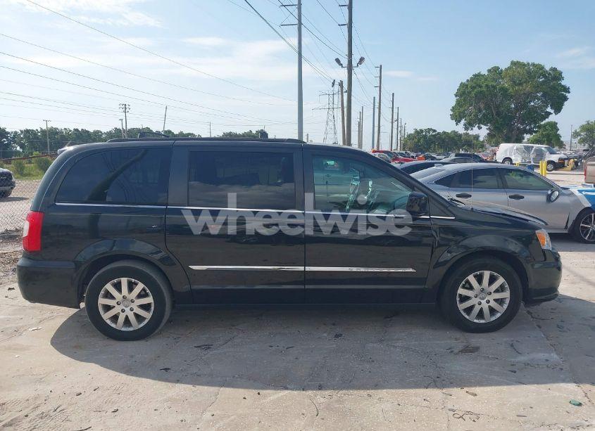 Photo 13 of 2016 Chrysler Town & COUNTRY TOURING (VIN 2C4RC1BGXGR230272)