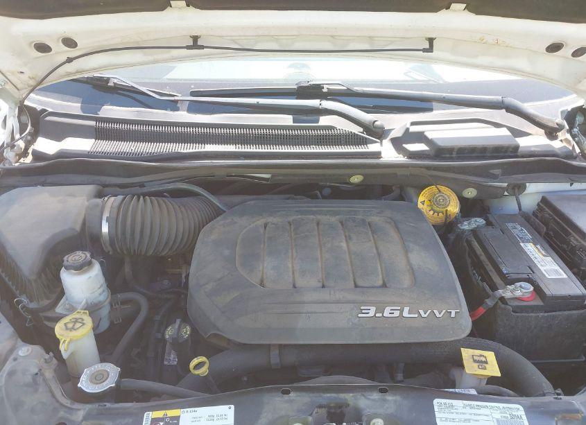 Photo 10 of 2016 Chrysler Town & COUNTRY TOURING (VIN 2C4RC1BGXGR245757)