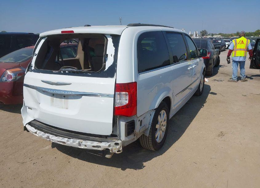 Photo 4 of 2016 Chrysler Town & COUNTRY TOURING (VIN 2C4RC1BGXGR245757)
