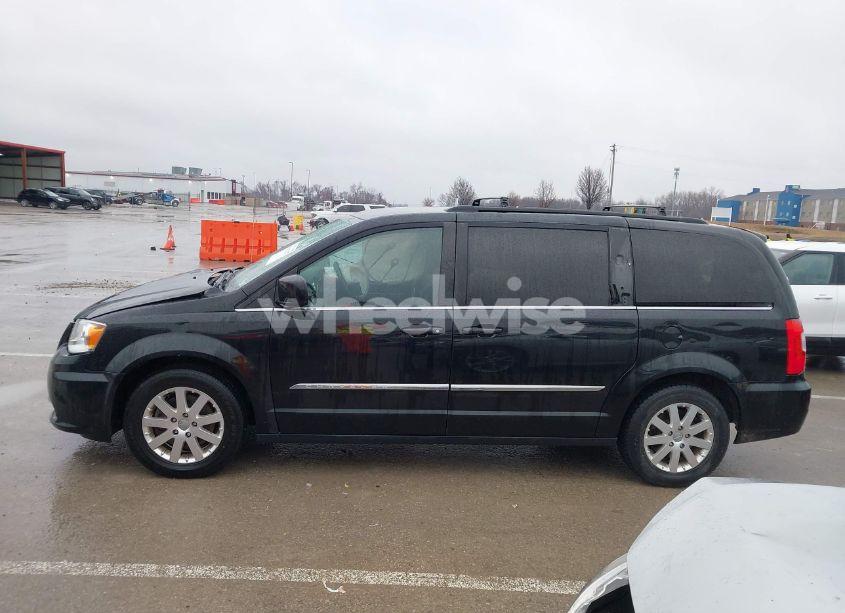 Photo 13 of 2016 Chrysler Town & COUNTRY TOURING (VIN 2C4RC1BGXGR260064)