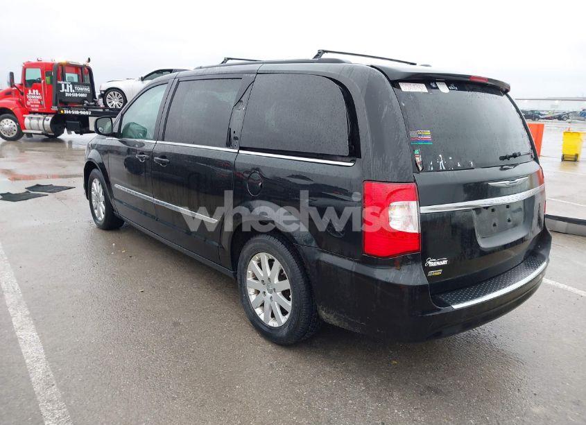 Photo 3 of 2016 Chrysler Town & COUNTRY TOURING (VIN 2C4RC1BGXGR260064)