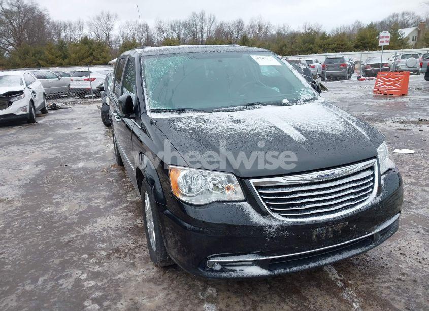 2016 Chrysler Town & COUNTRY TOURING (VIN 2C4RC1BGXGR261165) main photo