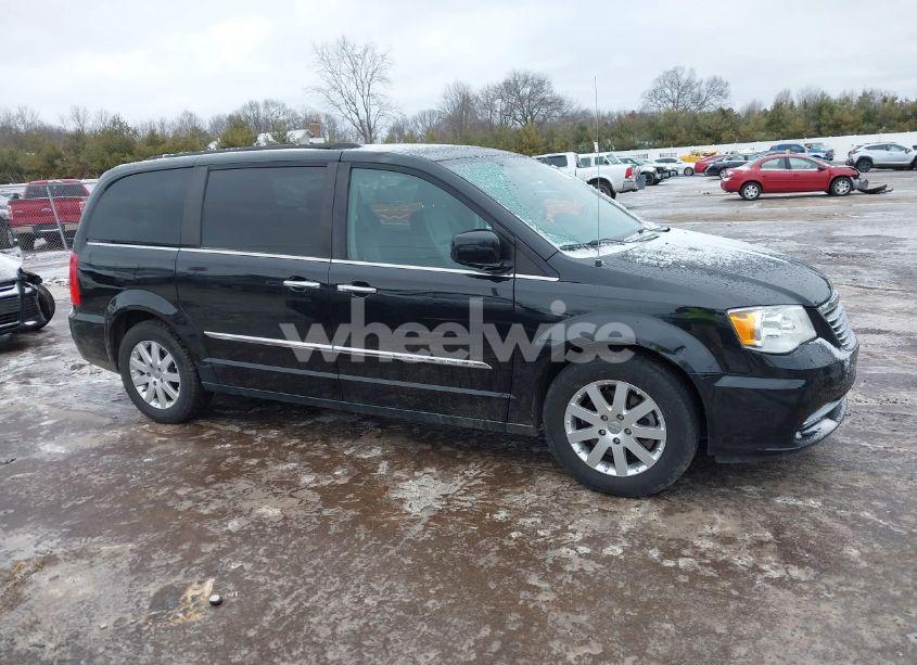 Photo 13 of 2016 Chrysler Town & COUNTRY TOURING (VIN 2C4RC1BGXGR261165)