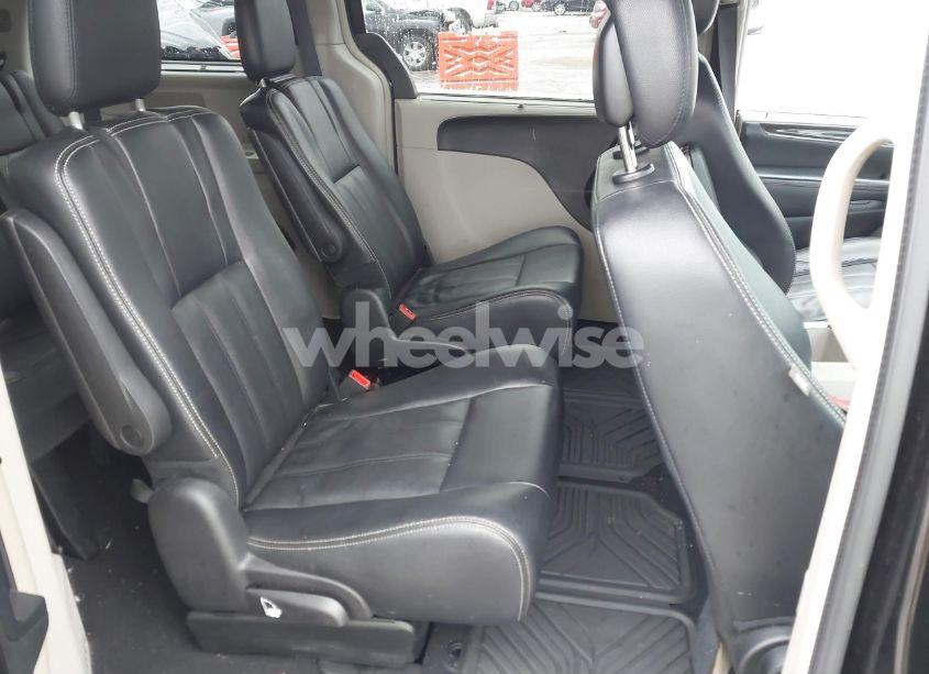 Photo 8 of 2016 Chrysler Town & COUNTRY TOURING (VIN 2C4RC1BGXGR261165)