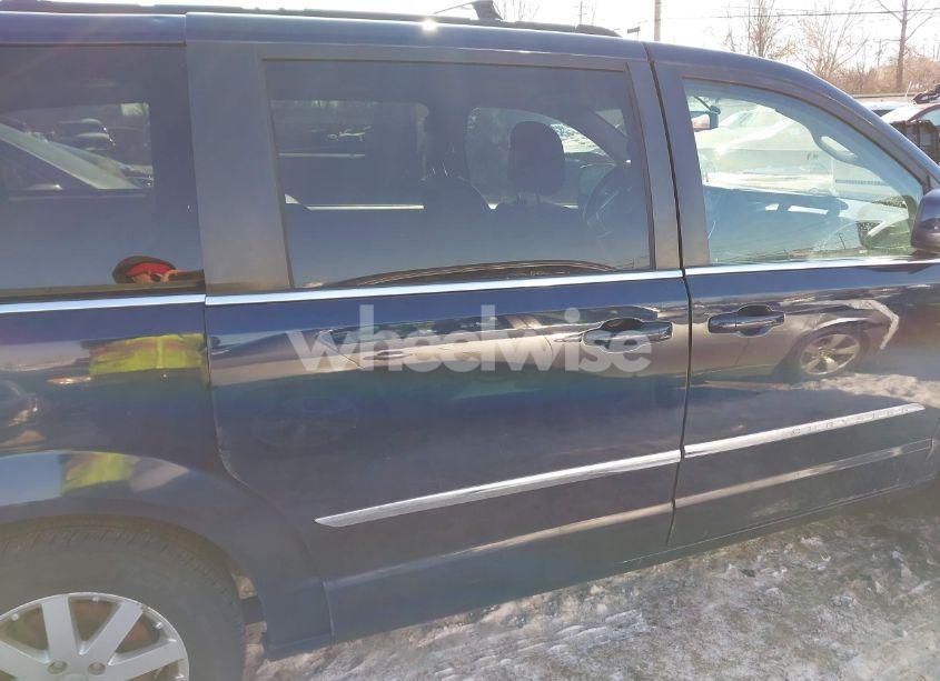 Photo 13 of 2016 Chrysler Town & COUNTRY TOURING (VIN 2C4RC1BGXGR268150)