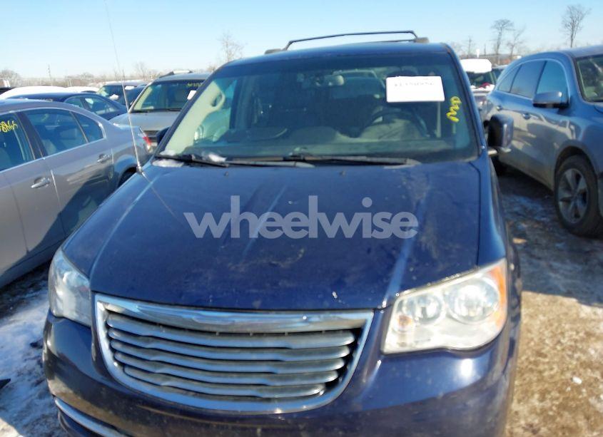 Photo 6 of 2016 Chrysler Town & COUNTRY TOURING (VIN 2C4RC1BGXGR268150)