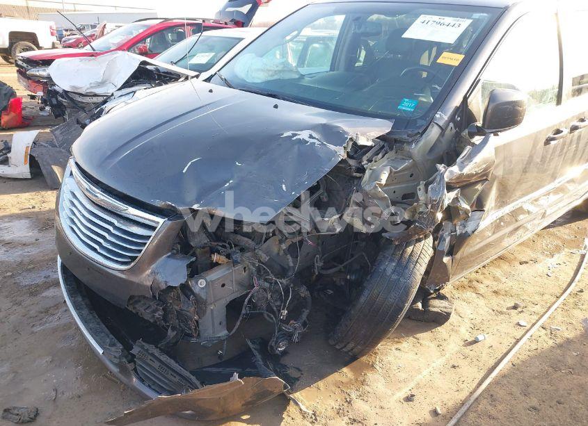 Photo 6 of 2016 Chrysler Town & COUNTRY TOURING (VIN 2C4RC1BGXGR287362)