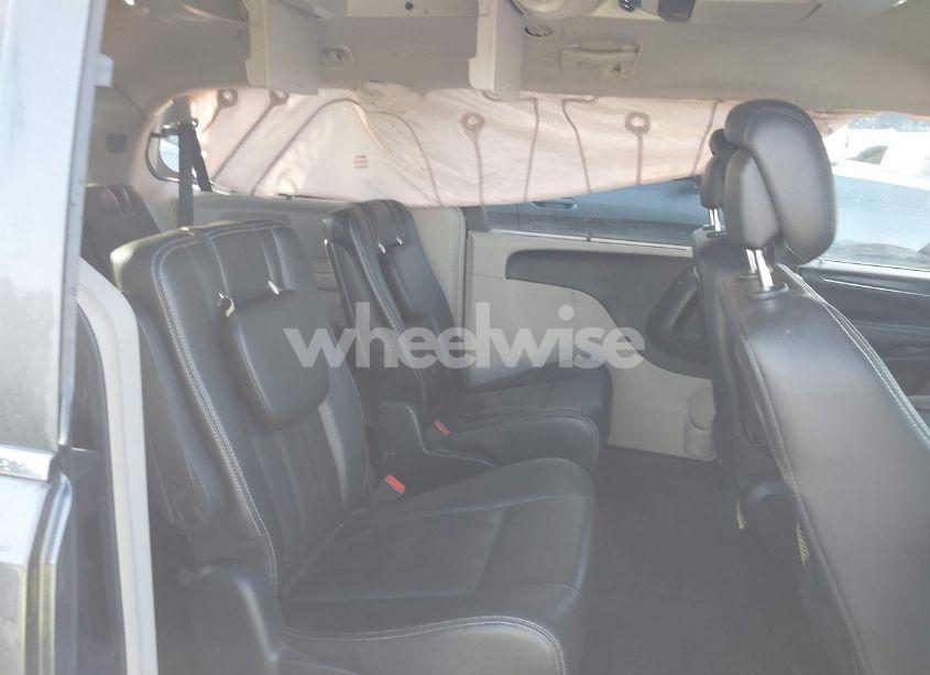 Photo 8 of 2016 Chrysler Town & COUNTRY TOURING (VIN 2C4RC1BGXGR287362)