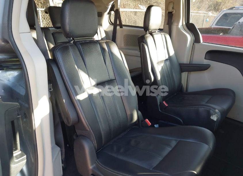 Photo 8 of 2016 Chrysler Town & COUNTRY TOURING (VIN 2C4RC1BGXGR292741)