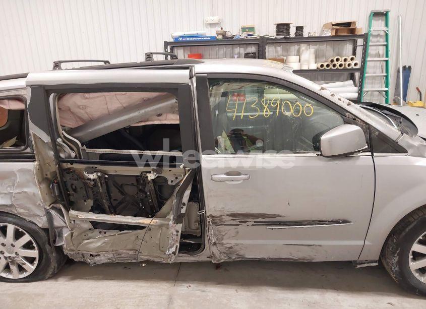 Photo 13 of 2016 Chrysler Town & COUNTRY TOURING (VIN 2C4RC1BGXGR294764)