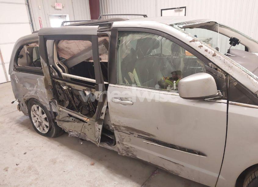 Photo 17 of 2016 Chrysler Town & COUNTRY TOURING (VIN 2C4RC1BGXGR294764)