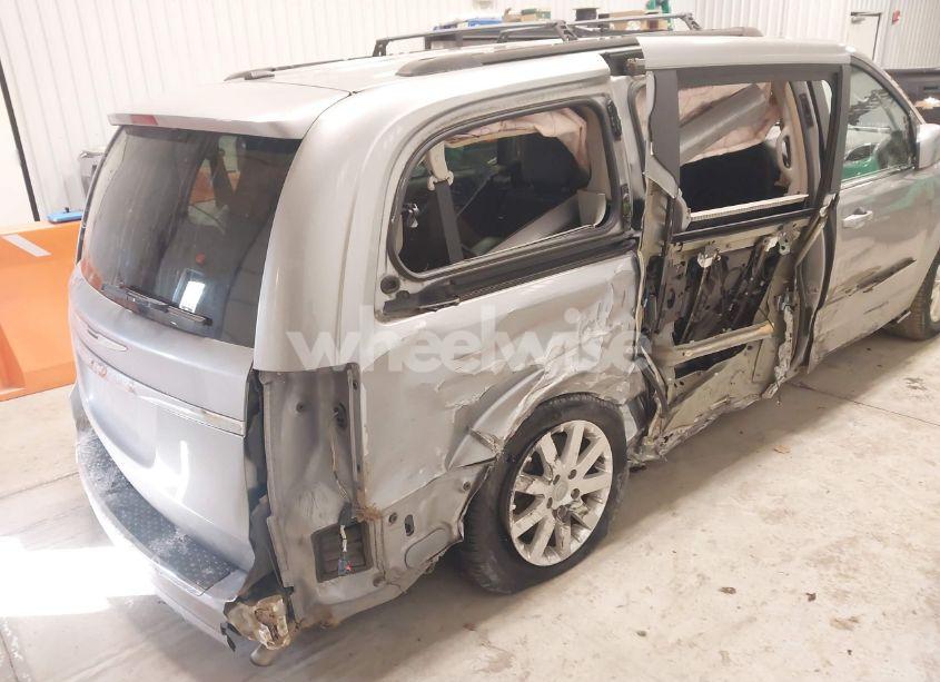 Photo 18 of 2016 Chrysler Town & COUNTRY TOURING (VIN 2C4RC1BGXGR294764)