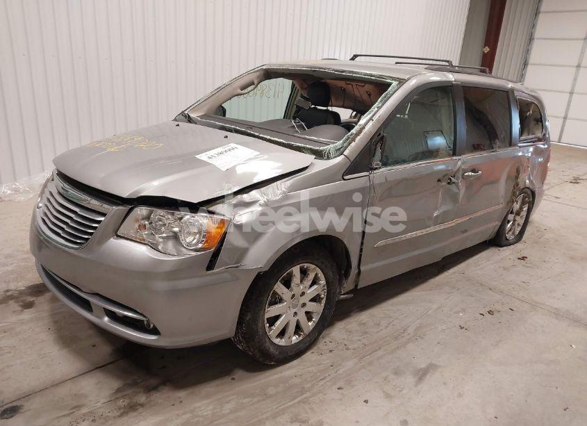 Photo 2 of 2016 Chrysler Town & COUNTRY TOURING (VIN 2C4RC1BGXGR294764)