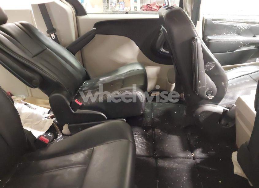 Photo 8 of 2016 Chrysler Town & COUNTRY TOURING (VIN 2C4RC1BGXGR294764)