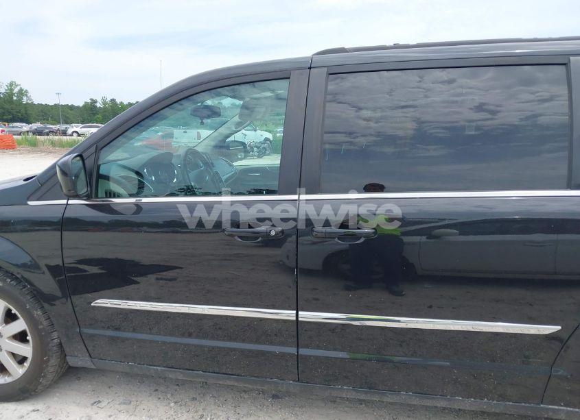 Photo 14 of 2016 Chrysler Town & COUNTRY TOURING (VIN 2C4RC1BGXGR299799)