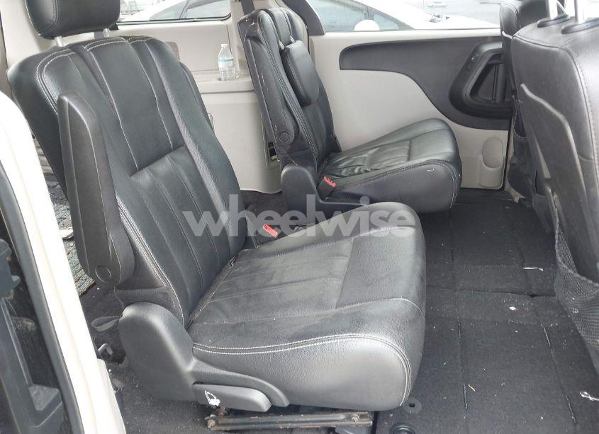 Photo 8 of 2016 Chrysler Town & COUNTRY TOURING (VIN 2C4RC1BGXGR299799)