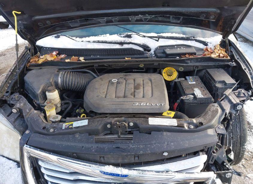 Photo 10 of 2016 Chrysler Town & COUNTRY TOURING (VIN 2C4RC1BGXGR305892)