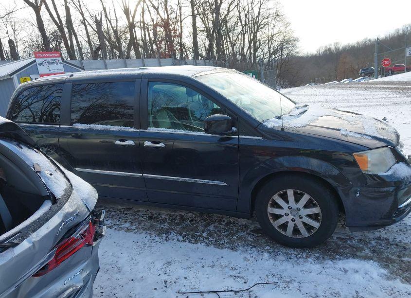 Photo 12 of 2016 Chrysler Town & COUNTRY TOURING (VIN 2C4RC1BGXGR305892)