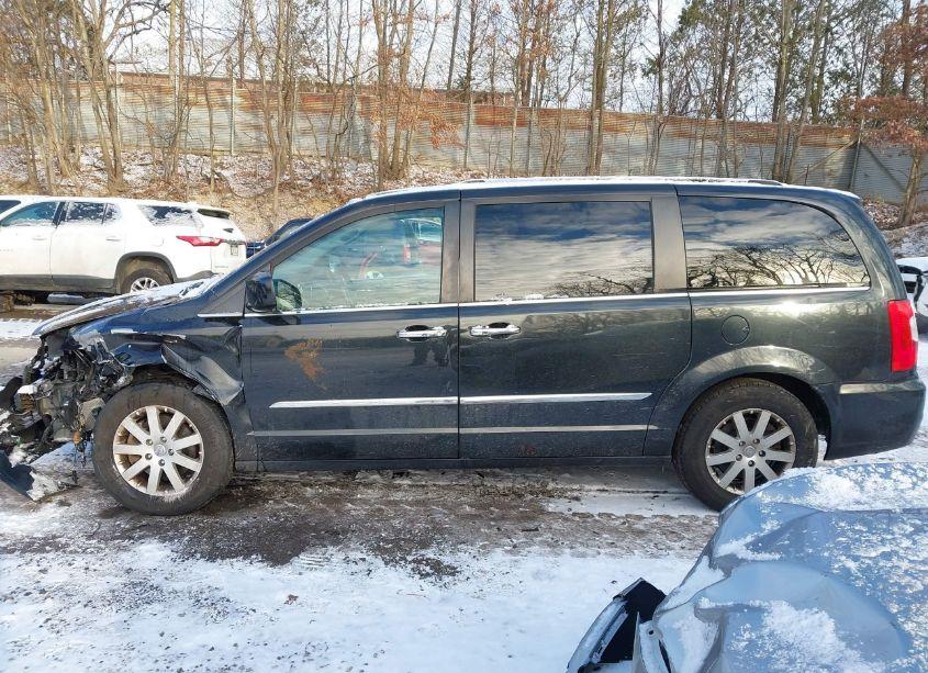 Photo 13 of 2016 Chrysler Town & COUNTRY TOURING (VIN 2C4RC1BGXGR305892)