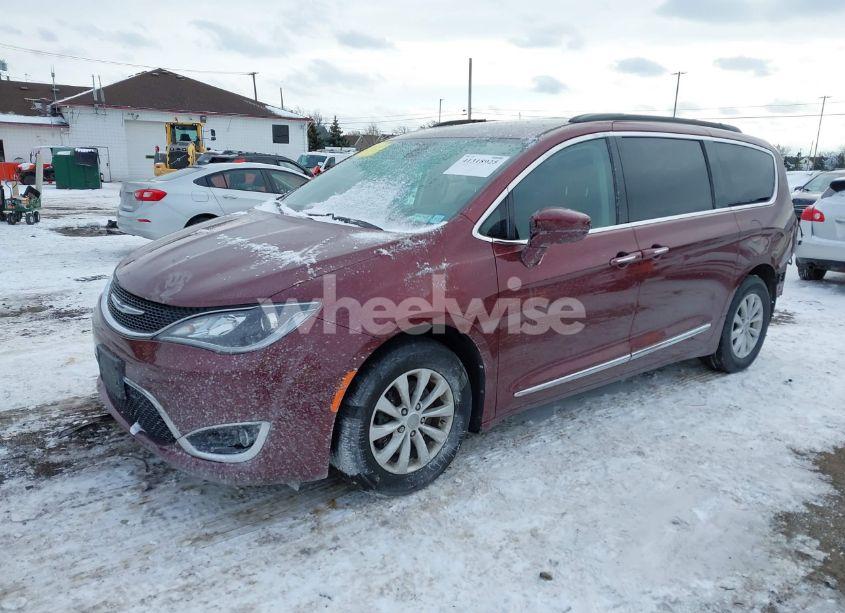Photo 2 of 2017 Chrysler Pacifica TOURING-L (VIN 2C4RC1BGXHR520593)