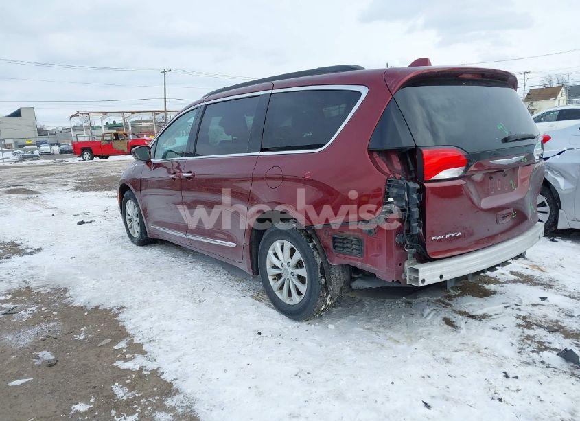 Photo 3 of 2017 Chrysler Pacifica TOURING-L (VIN 2C4RC1BGXHR520593)