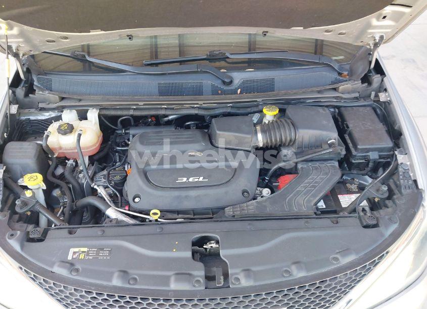 Photo 10 of 2017 Chrysler Pacifica TOURING-L (VIN 2C4RC1BGXHR529987)