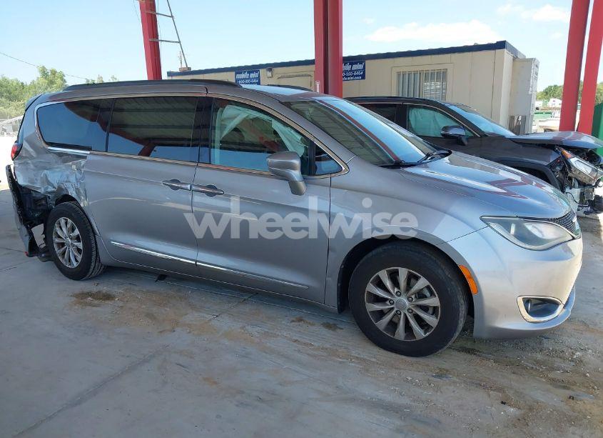 Photo 13 of 2017 Chrysler Pacifica TOURING-L (VIN 2C4RC1BGXHR529987)