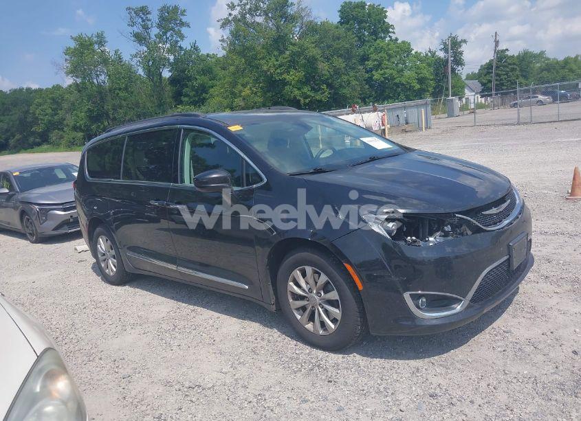 Photo 13 of 2017 Chrysler Pacifica TOURING-L (VIN 2C4RC1BGXHR535224)