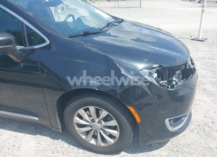 Photo 17 of 2017 Chrysler Pacifica TOURING-L (VIN 2C4RC1BGXHR535224)