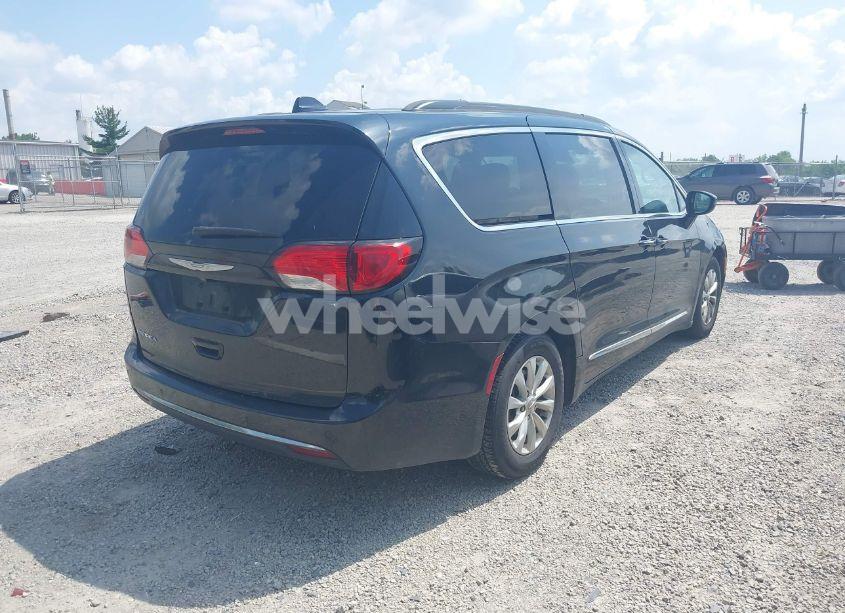 Photo 4 of 2017 Chrysler Pacifica TOURING-L (VIN 2C4RC1BGXHR535224)