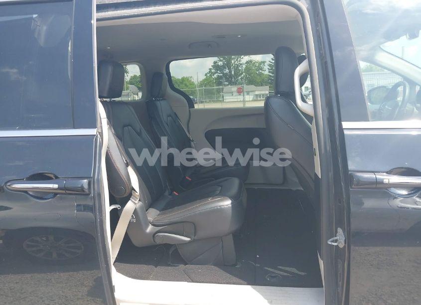 Photo 8 of 2017 Chrysler Pacifica TOURING-L (VIN 2C4RC1BGXHR535224)