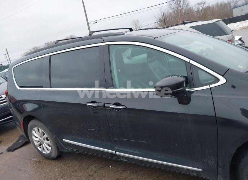 Photo 13 of 2017 Chrysler Pacifica TOURING-L (VIN 2C4RC1BGXHR598856)