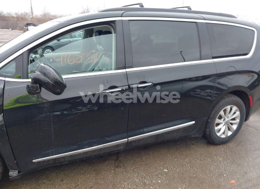 Photo 14 of 2017 Chrysler Pacifica TOURING-L (VIN 2C4RC1BGXHR598856)