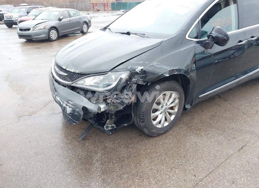 Photo 6 of 2017 Chrysler Pacifica TOURING-L (VIN 2C4RC1BGXHR598856)