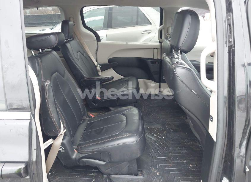 Photo 8 of 2017 Chrysler Pacifica TOURING-L (VIN 2C4RC1BGXHR598856)