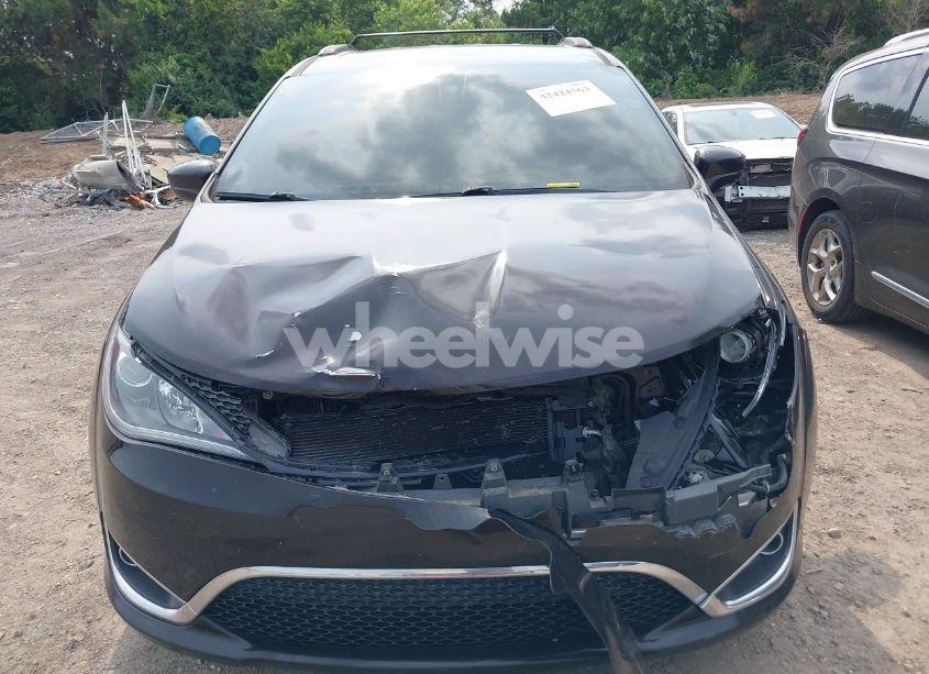 Photo 12 of 2017 Chrysler Pacifica TOURING-L (VIN 2C4RC1BGXHR668162)