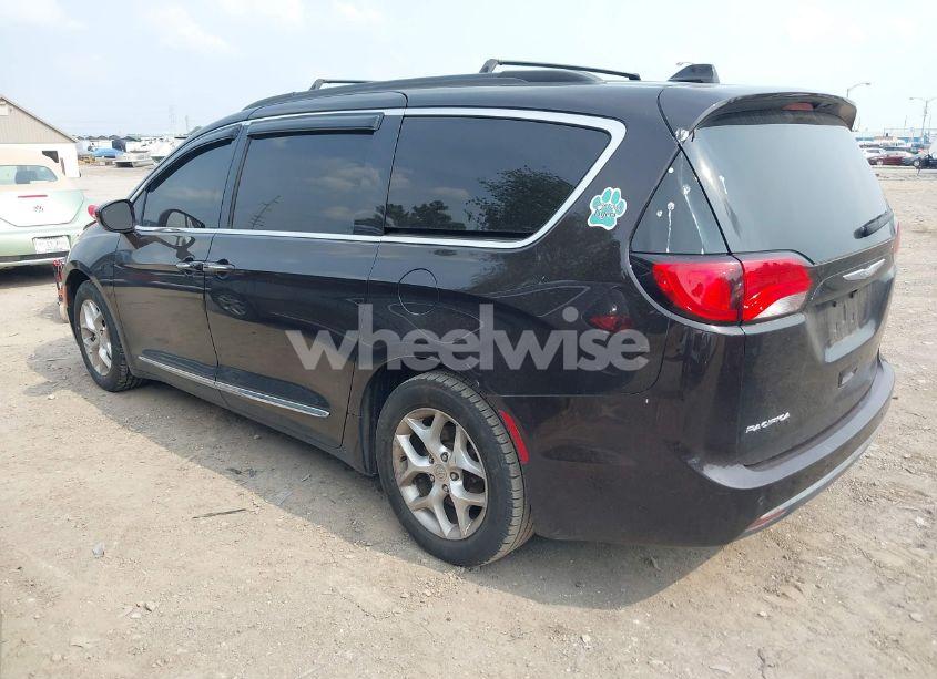 Photo 3 of 2017 Chrysler Pacifica TOURING-L (VIN 2C4RC1BGXHR668162)