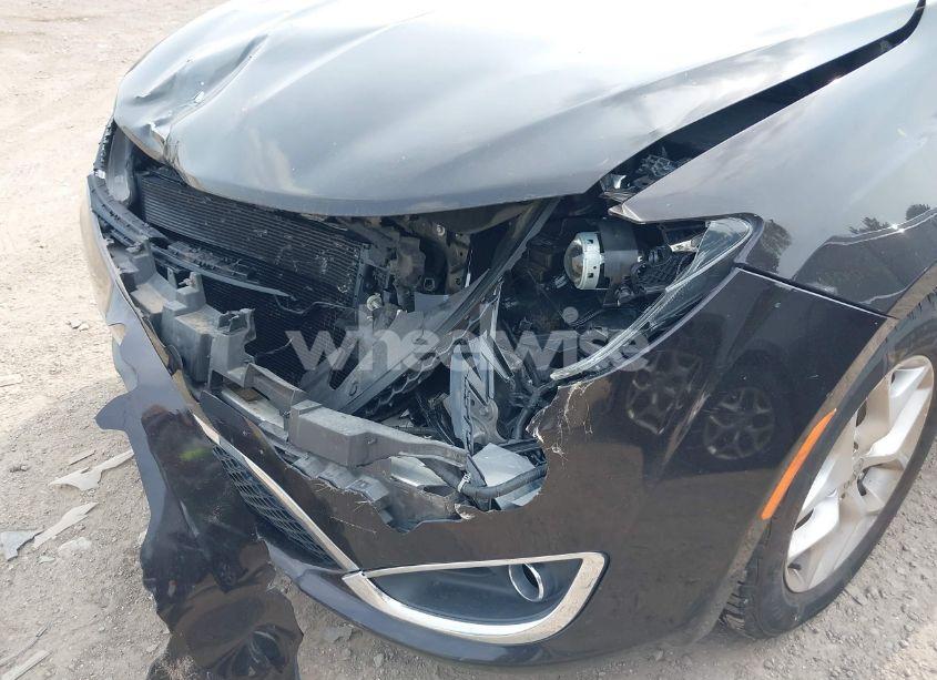 Photo 6 of 2017 Chrysler Pacifica TOURING-L (VIN 2C4RC1BGXHR668162)