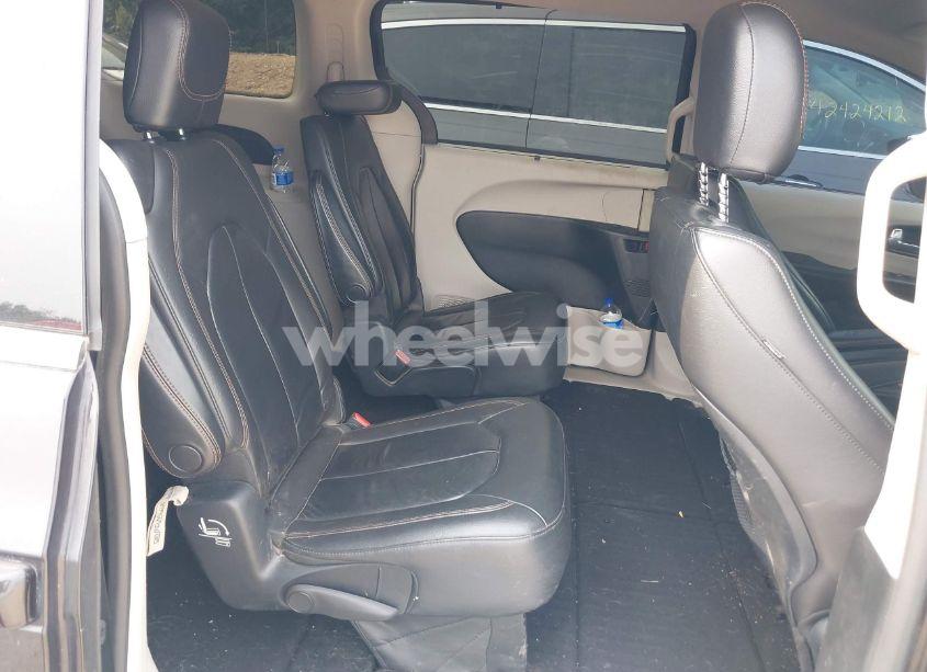 Photo 8 of 2017 Chrysler Pacifica TOURING-L (VIN 2C4RC1BGXHR668162)