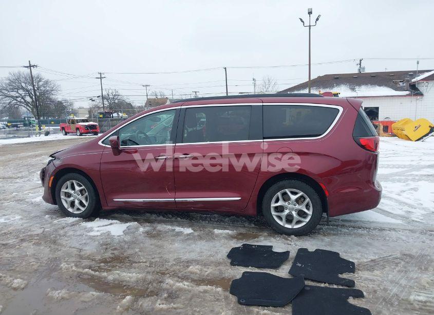 Photo 14 of 2017 Chrysler Pacifica TOURING-L (VIN 2C4RC1BGXHR757875)