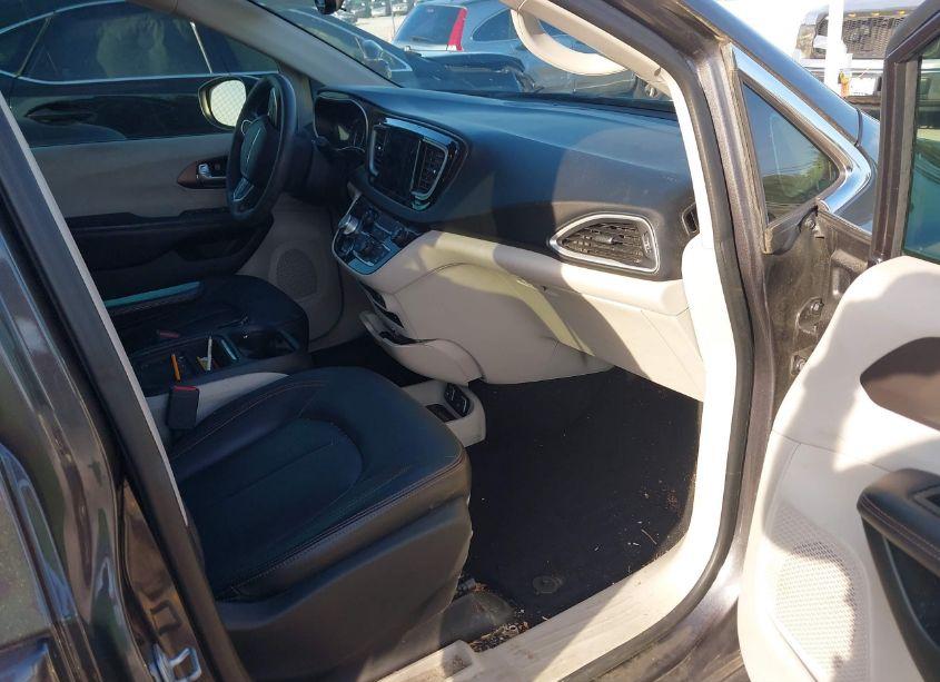 Photo 5 of 2017 Chrysler Pacifica TOURING PLUS (VIN 2C4RC1BGXHR768388)