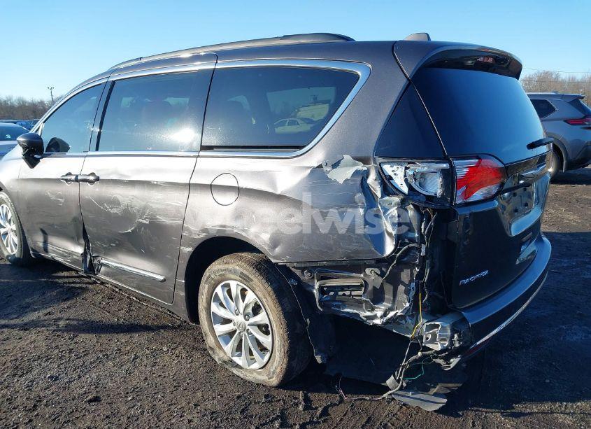 Photo 16 of 2017 Chrysler Pacifica TOURING-L (VIN 2C4RC1BGXHR805259)