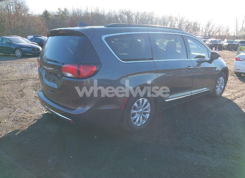 Photo 3 of 2017 Chrysler Pacifica TOURING-L (VIN 2C4RC1BGXHR805259)