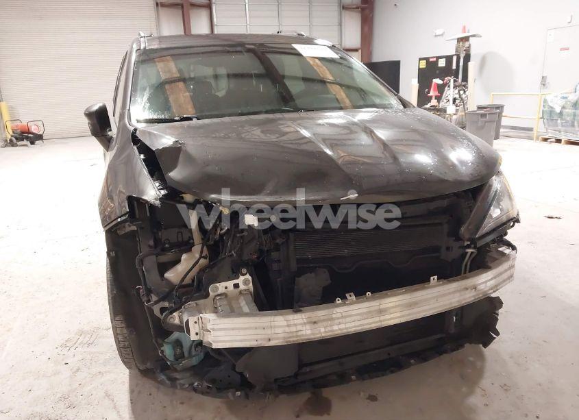 Photo 6 of 2017 Chrysler Pacifica TOURING-L (VIN 2C4RC1BGXHR820456)